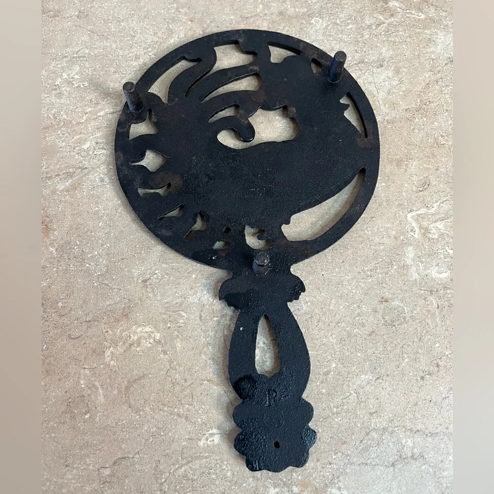 Cast iron rooster trivet